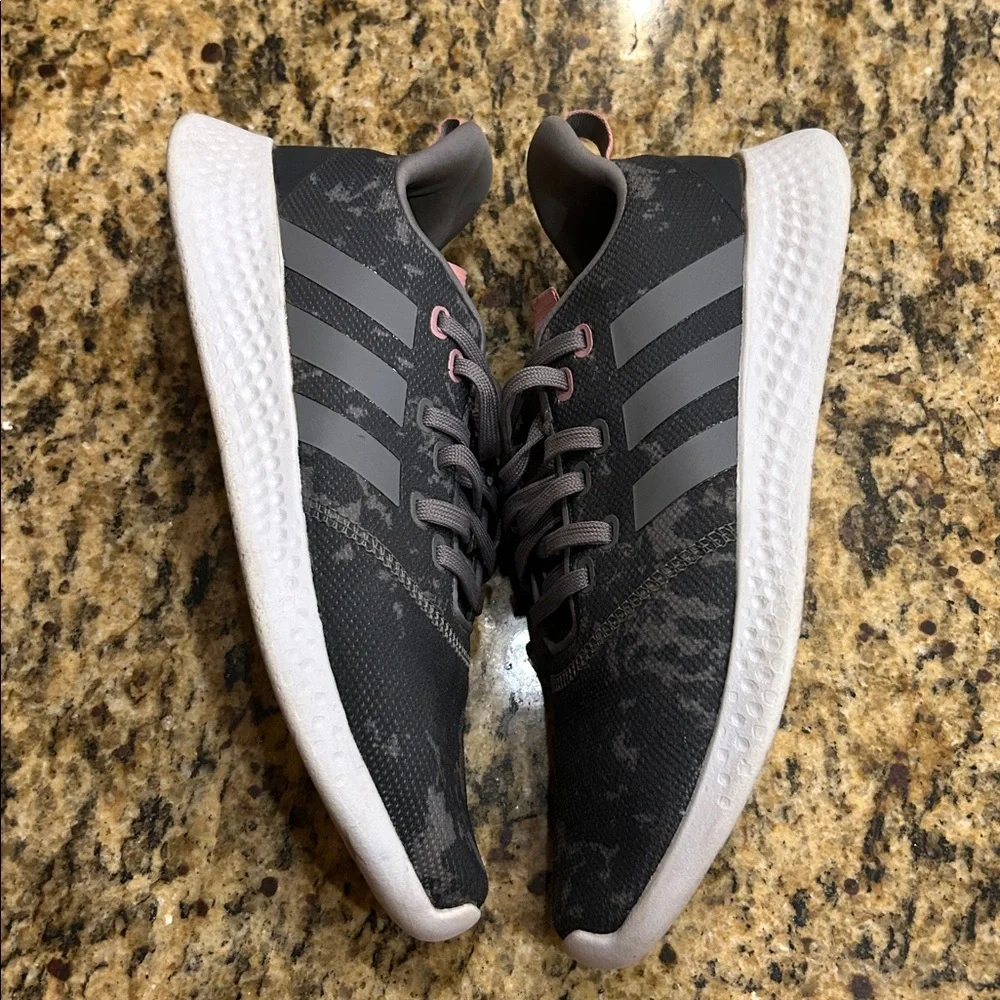 Adidas Art H02772, gray camo, athletic shoe, size 10, EUC | offer in description